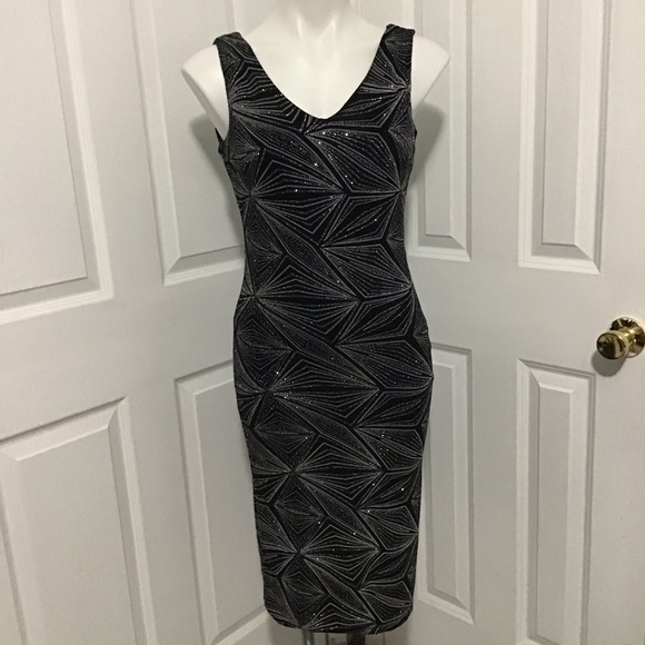New with tags Cloth & People Dress, size S but fits like M - Picture 2 of 8